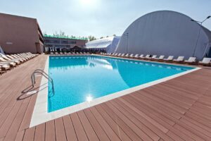 Premium Wellness Institute - piscina exterioara (1)